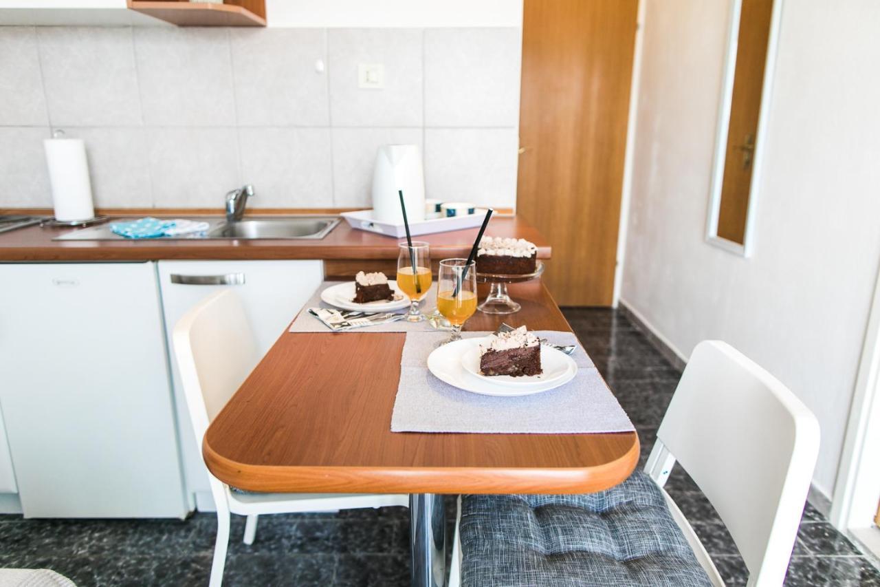 Apartmani Sanja Vodice Ngoại thất bức ảnh