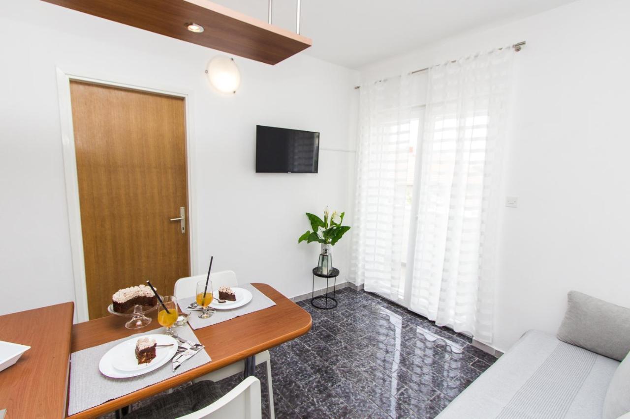 Apartmani Sanja Vodice Ngoại thất bức ảnh