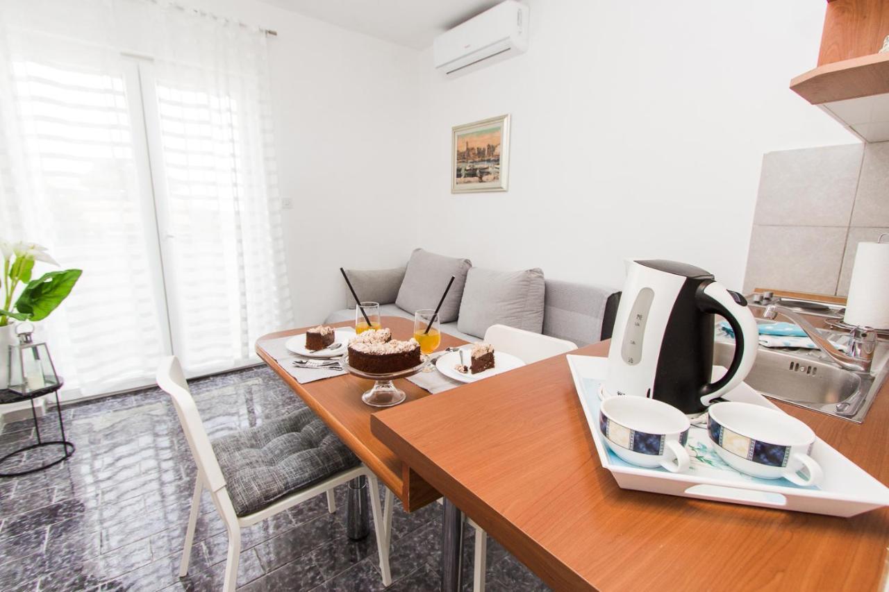 Apartmani Sanja Vodice Ngoại thất bức ảnh