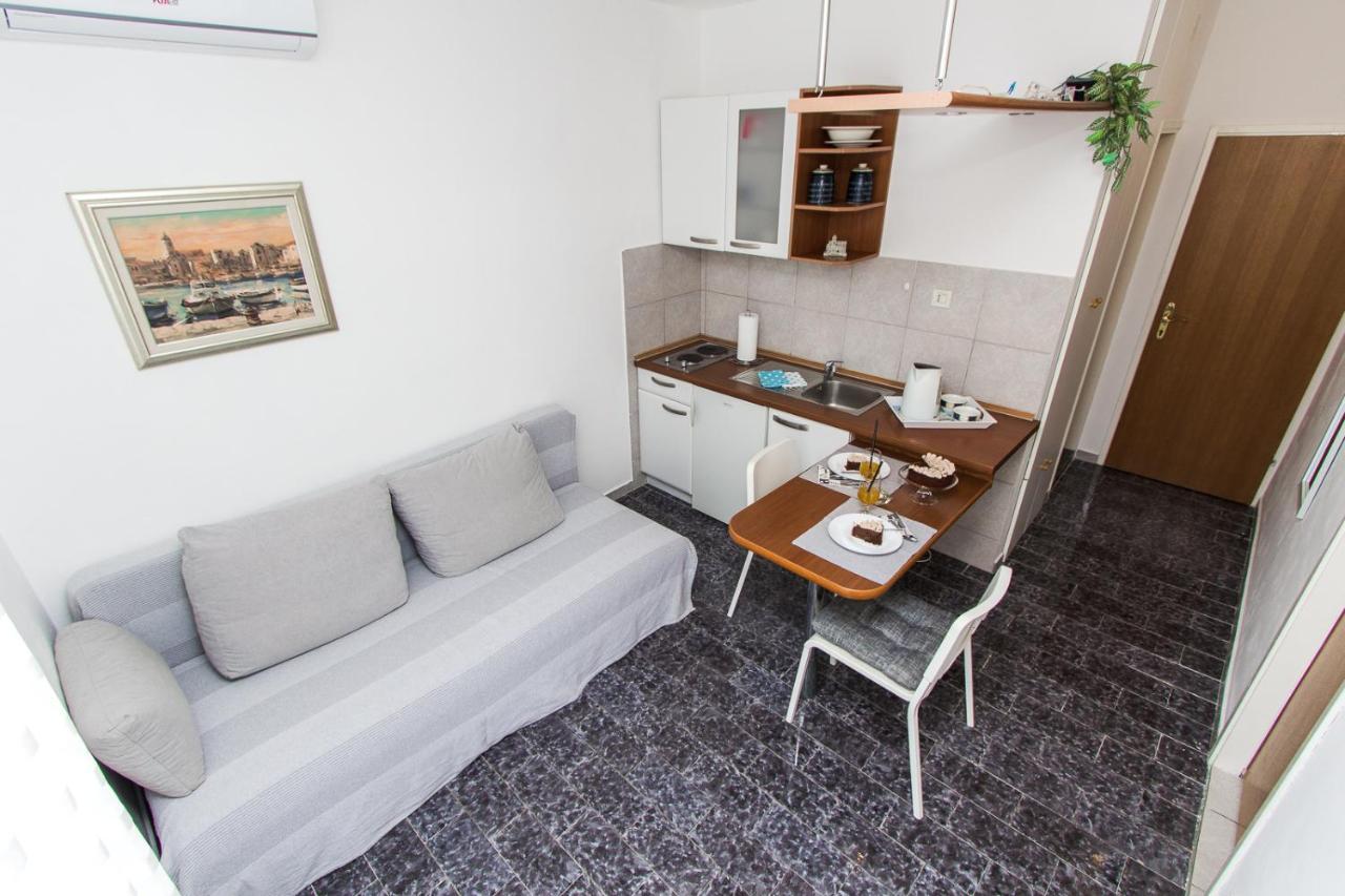 Apartmani Sanja Vodice Ngoại thất bức ảnh